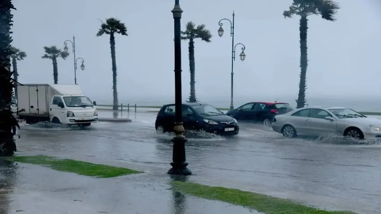 مديرية الأرصاد الجوية تحذر من منخفض جوي جديد قادم نحو المغرب بأمطار وثلوج